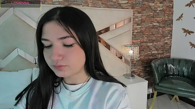 Snapshot of Valery_Brand chatting on November 26, 1:44 pm Valery Brand online show from November 26, 1:44 pm