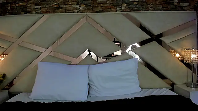 Snapshot of Valery_Brand chatting on October 2, 4:10 pm Valery Brand online show from October 2, 4:10 pm