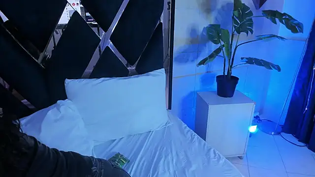 Valery Brand online show from February 14, 1:22 pm