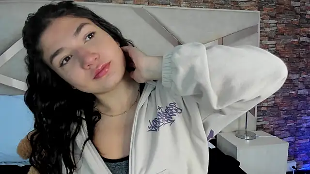 Snapshot of Valery_Brand chatting on September 29, 11:27 am Valery Brand online show from September 29, 11:27 am