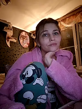 Kimberly Wolker online show from October 15, 4:15 pm