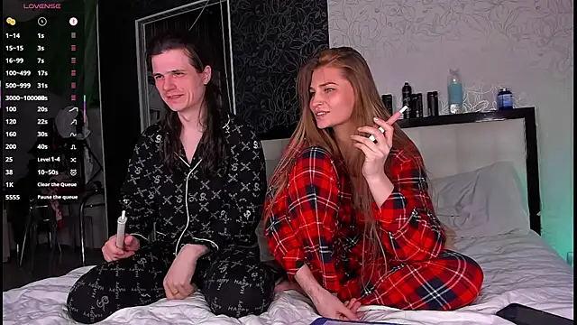 Kimberly Wolker online show from April 20, 4:41 pm