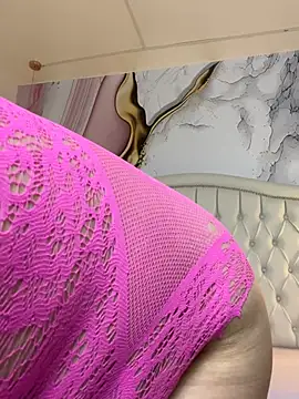 Snapshot of Lucy_Milf_474 chatting on July 18, 12:25 pm Lucy Milf 474 online show from July 18, 12:25 pm