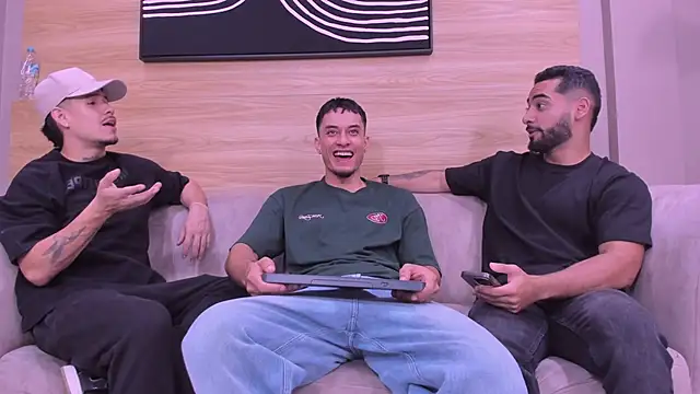 mike friends online show from June 15, 11:04 pm