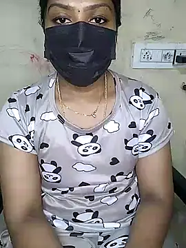 Snapshot of Tamil_Attitude_queen chatting on October 18, 7:49 pm Tamil Attitude queen online show from October 18, 7:49 pm