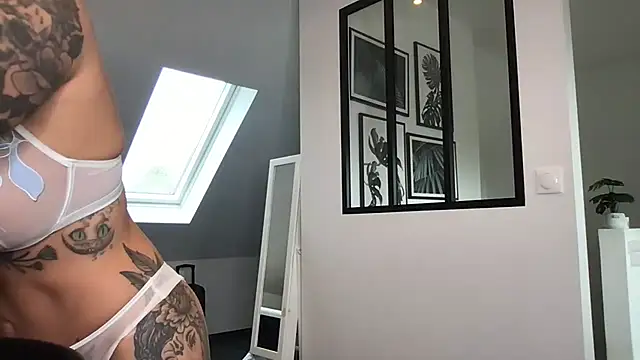 Snapshot of AmyStone__ chatting on February 6, 11:28 am AmyStone online show from February 6, 11:28 am