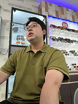 Snapshot of gayfucuxuc chatting on September 25, 1:44 am gayfucuxuc online show from September 25, 1:44 am