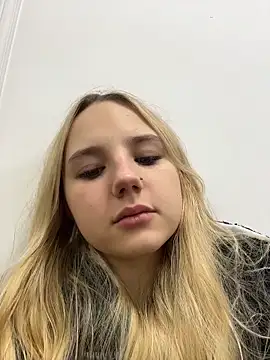 Sky Cutie online show from November 15, 4:16 am