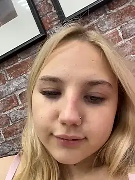 Sky Cutie online show from October 2, 5:00 am