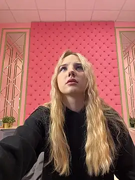 Sky Cutie online show from November 12, 5:00 am