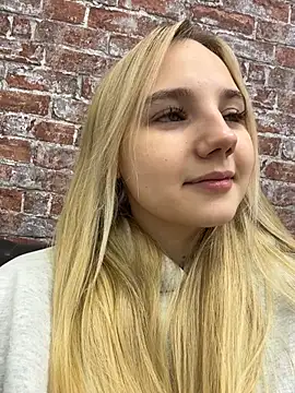 Sky Cutie online show from November 14, 3:10 am