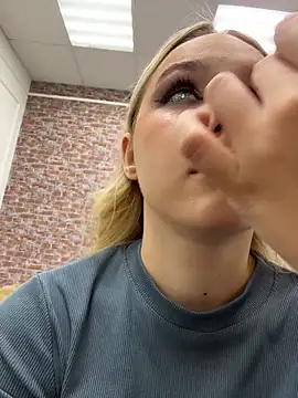 Sky Cutie online show from February 9, 4:43 am