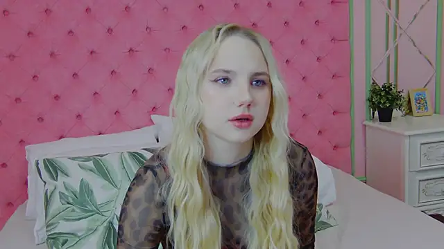 Sky Cutie online show from February 22, 4:48 am