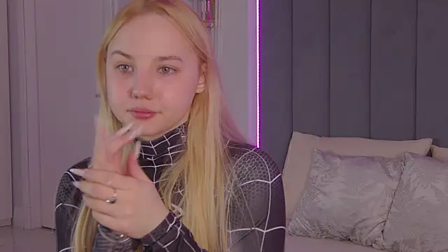 Sky Cutie online show from April 15, 4:29 am