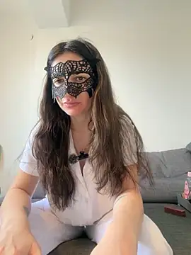 0gece0 online show from March 3, 9:05 am