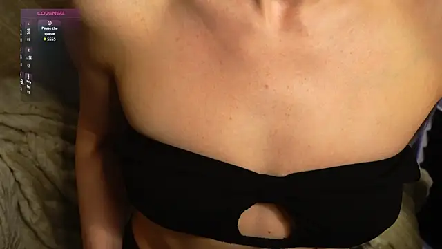 AnitaVon online show from November 18, 4:49 am