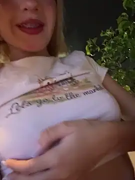 SweetBunnyGF online show from October 30, 11:23 pm