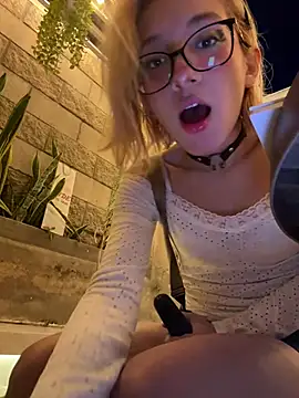 SweetBunnyGF online show from June 15, 11:37 pm
