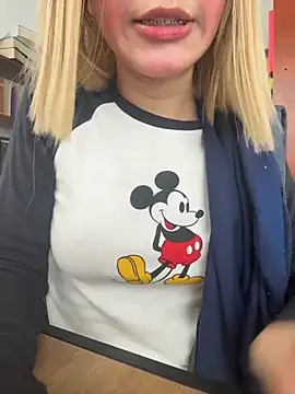 SweetBunnyGF online show from March 4, 9:55 pm