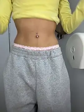 SweetBunnyGF online show from February 25, 11:59 pm