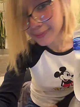 SweetBunnyGF online show from June 2, 11:16 pm