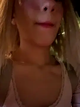 SweetBunnyGF online show from November 10, 12:04 am