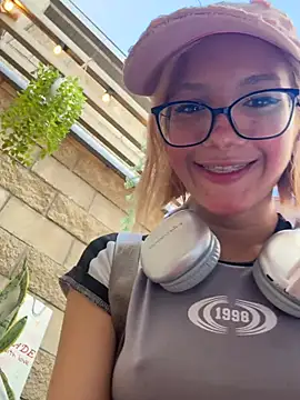 SweetBunnyGF online show from June 19, 9:31 pm