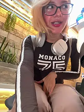 SweetBunnyGF online show from May 29, 10:38 pm