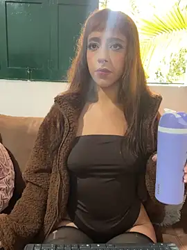 AliceMrtnz online show from March 6, 6:58 pm