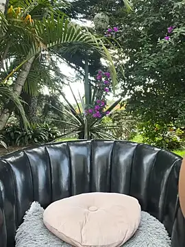 AliceMrtnz online show from February 12, 7:35 pm