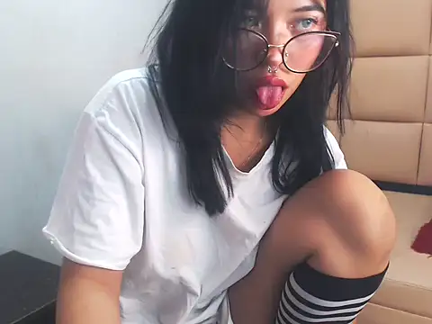 Snapshot of lilith_sexy19 chatting on October 1, 7:18 pm lilith sexy19 online show from October 1, 7:18 pm