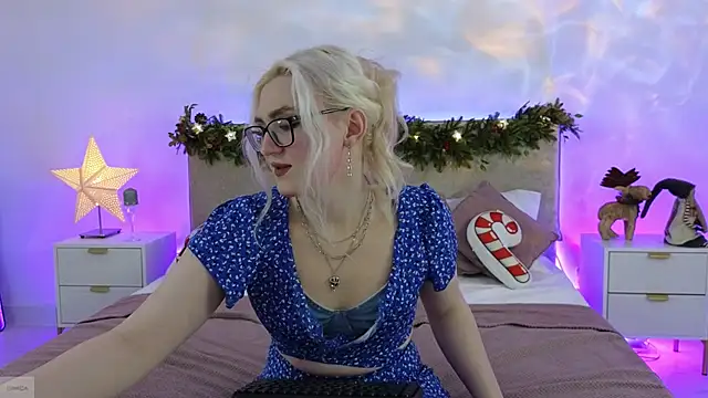 Jules night online show from December 18, 9:07 pm