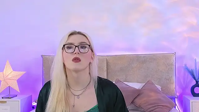 Jules night online show from February 7, 9:12 pm