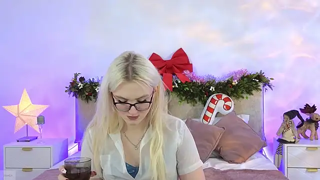 Jules night online show from January 14, 9:29 pm