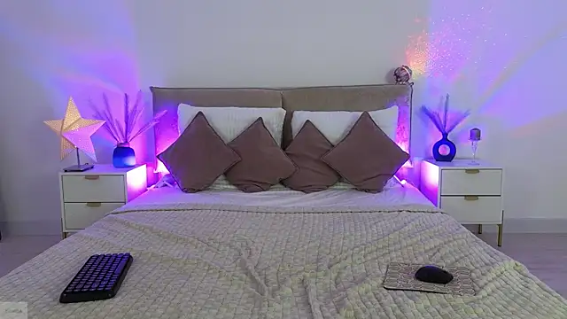 Jules night online show from November 14, 10:02 pm