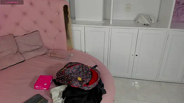 Snapshot of Dani_rivass chatting on November 1, 8:52 am Dani rivass online show from November 1, 8:52 am