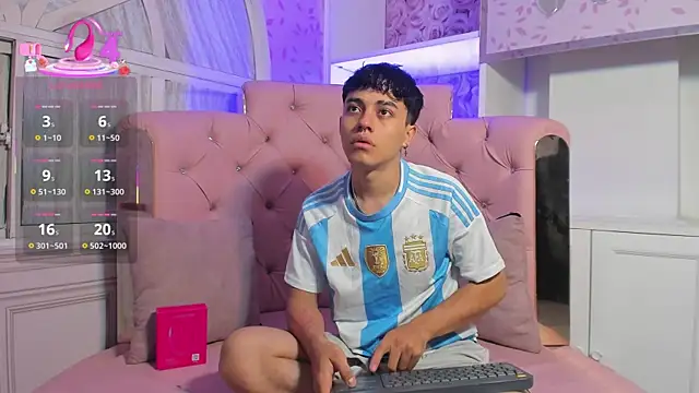 Snapshot of Dani_rivass chatting on November 26, 11:32 am Dani rivass online show from November 26, 11:32 am