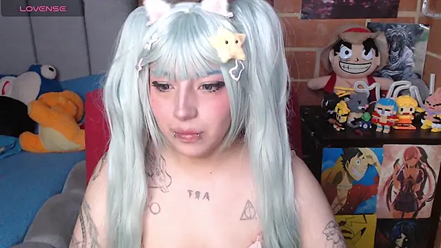  alexa19pretty  online show from April 28, 6:45 pm