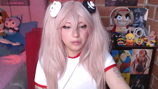  alexa19pretty  online show from May 28, 7:09 pm