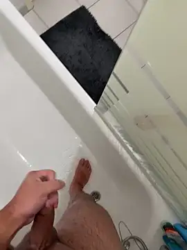 Snapshot of julienCr7 chatting on February 5, 5:09 pm julienCr7 online show from February 5, 5:09 pm