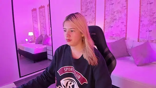 daniand  online show from November 13, 2:26 am