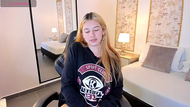 daniand  online show from November 5, 2:58 am