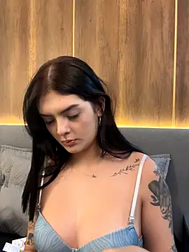 Snapshot of AliceRitter chatting on September 19, 5:39 pm AliceRitter online show from September 19, 5:39 pm
