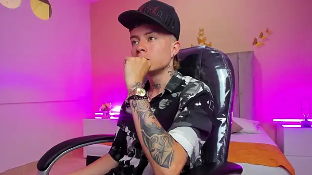 Nascary Fox online show from April 4, 3:07 pm