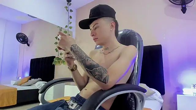 Nascary Fox online show from November 25, 7:47 pm