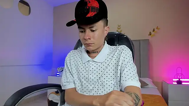 Nascary Fox online show from April 15, 3:16 pm