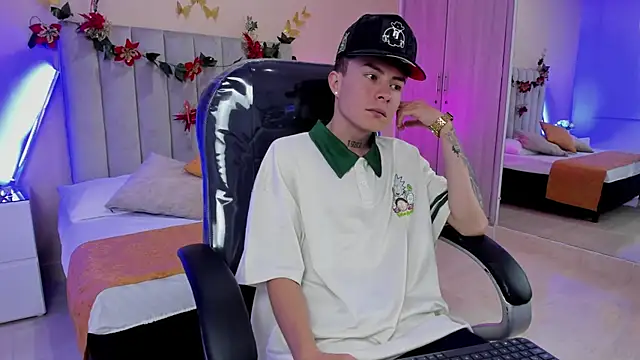 Nascary Fox online show from December 20, 7:28 pm