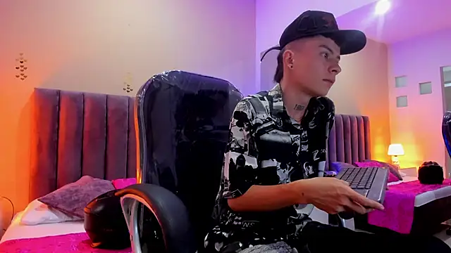 Nascary Fox online show from November 1, 7:52 pm