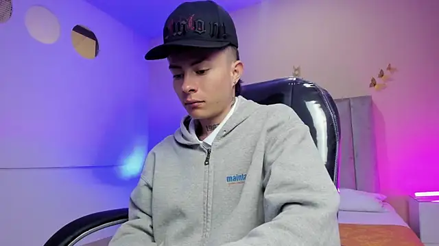 Nascary Fox online show from April 7, 12:29 pm