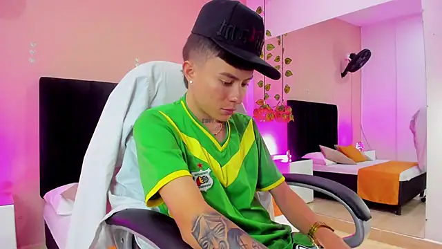 Nascary Fox online show from November 28, 7:25 pm